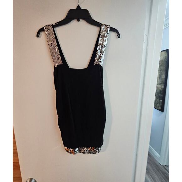 Woman's Kaisely Sequence Tank size Large - Picture 5 of 5